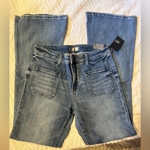 Kut From The Kloth Ana Flare NWT Size 8